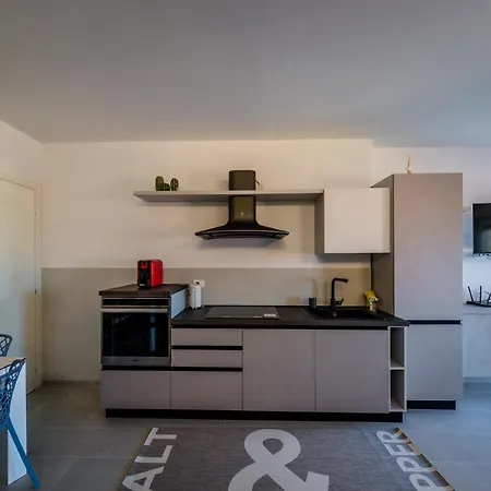 Piazza Della Penna Appartement *